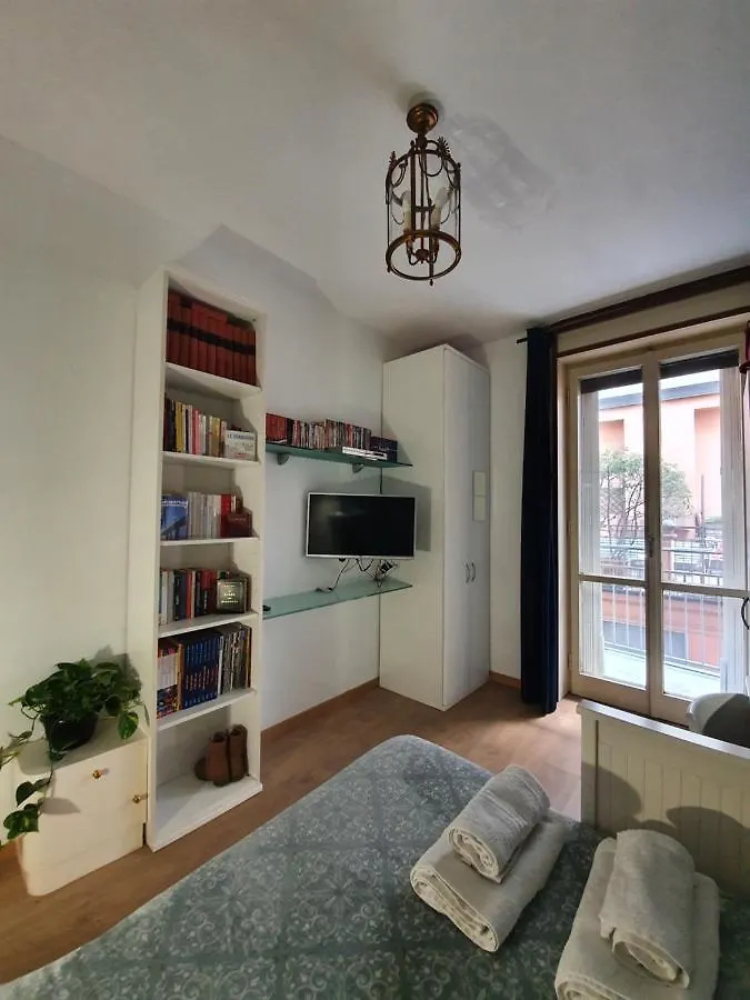 Alma Vacation Apartment In The Centre, Big Terrace Milan