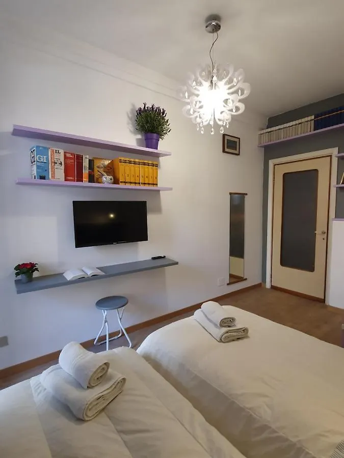 Alma Vacation Apartment In The Centre, Big Terrace Milan