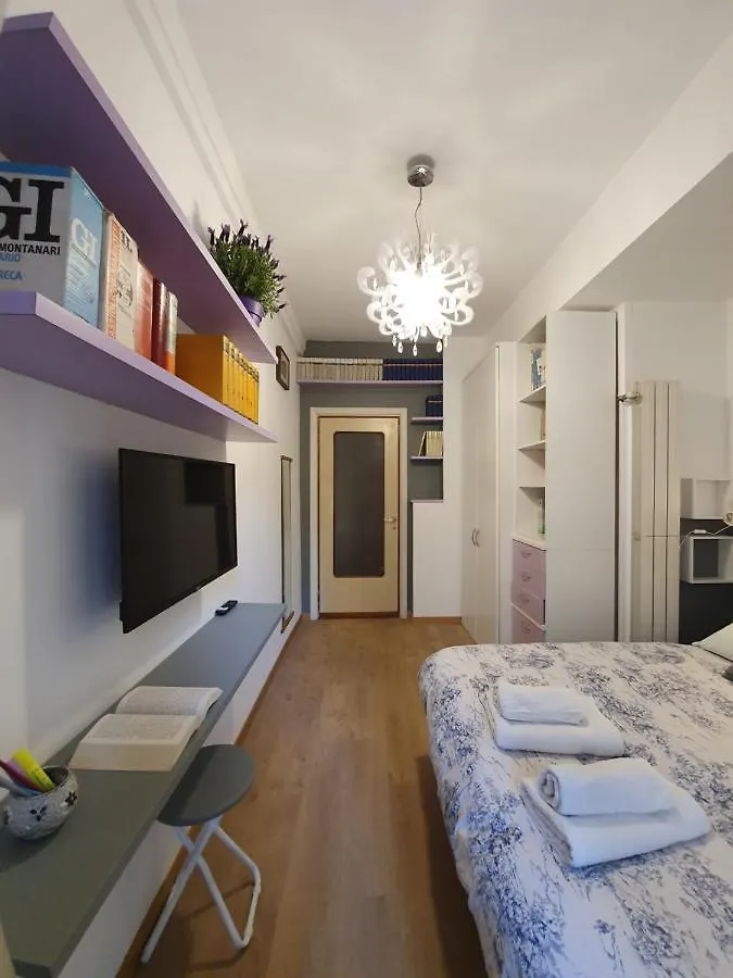 Alma Vacation Apartment In The Centre, Big Terrace Milan