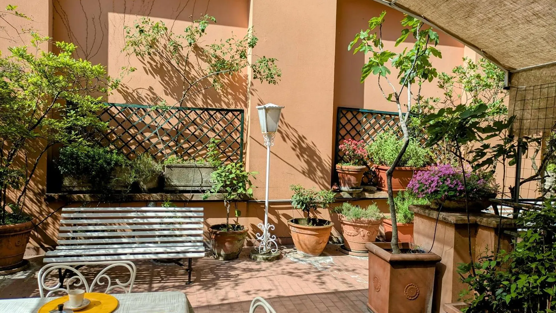 Alma Vacation Apartment In The Centre, Big Terrace Milan
