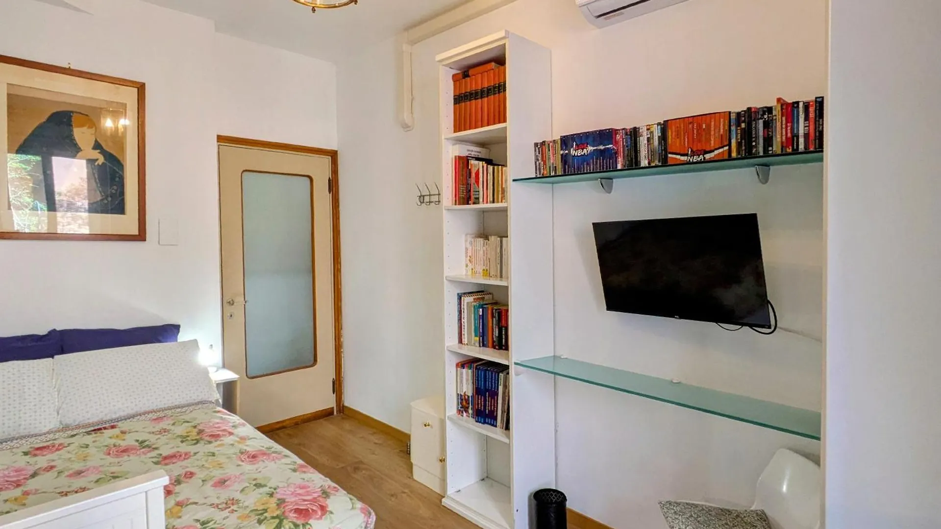 Alma Vacation Apartment In The Centre, Big Terrace Milan