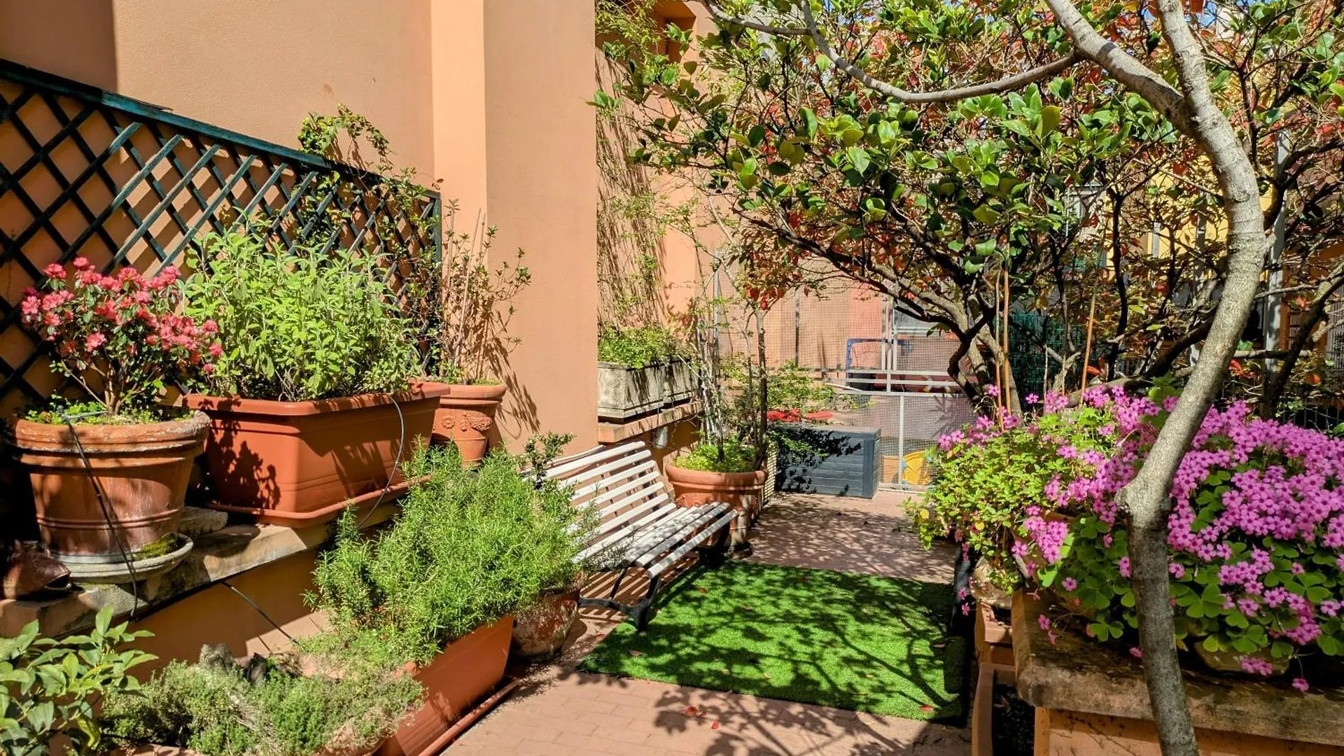 Alma Vacation Apartment In The Centre, Big Terrace Milan