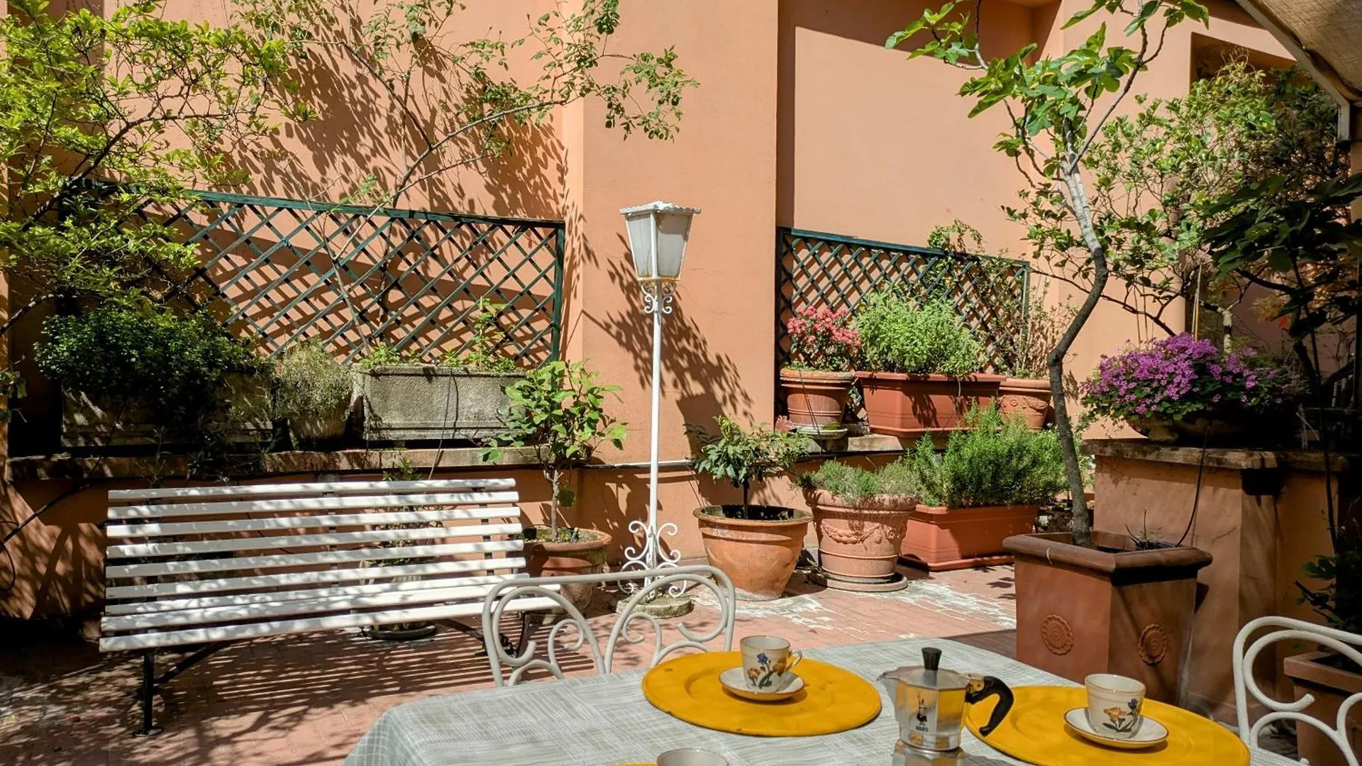Alma Vacation Apartment In The Centre, Big Terrace Milan