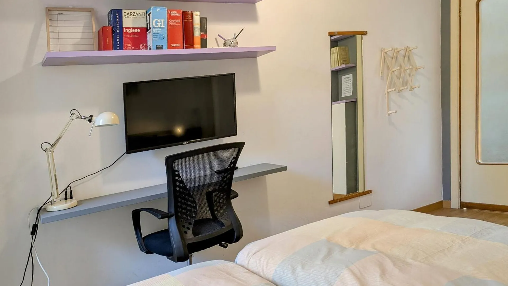 Alma Vacation Apartment In The Centre, Big Terrace Milan