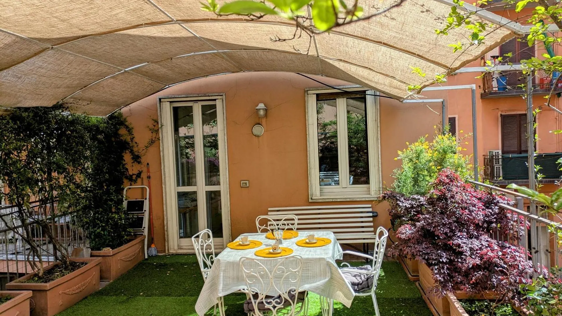 Alma Vacation Apartment In The Centre, Big Terrace Milánó
